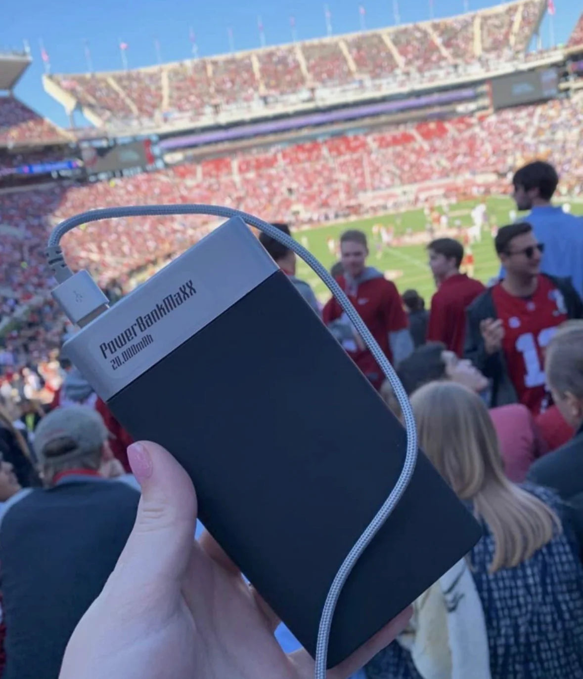 Hidden PowerBank Flask (235ml)